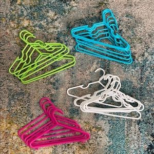 Set unisex hangers for kids 26 pieces